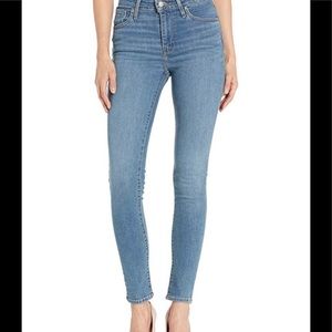 SOLD | Levi’s 721 High Rise Skinny Jeans
